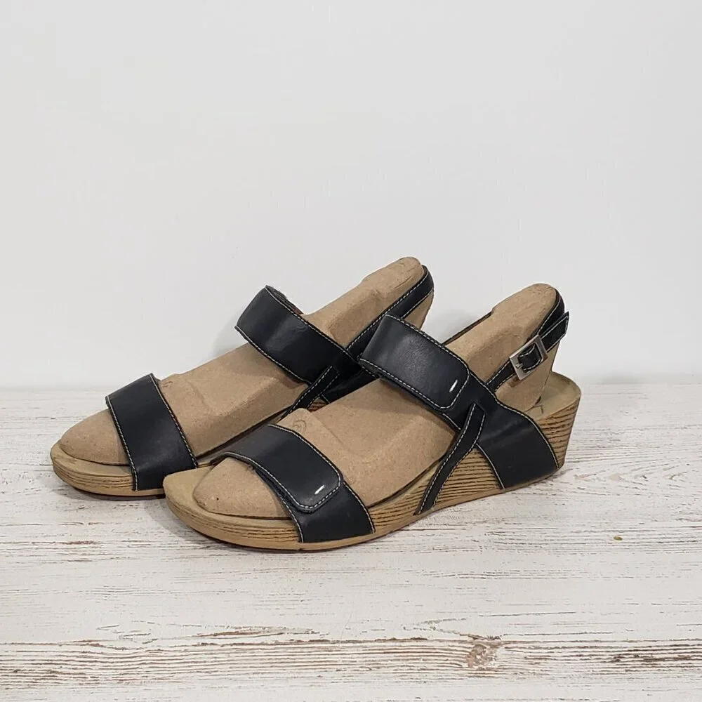Clarks Bendables  Blue Leather Slingback Sandals  Women's Size 9.5 Buckle